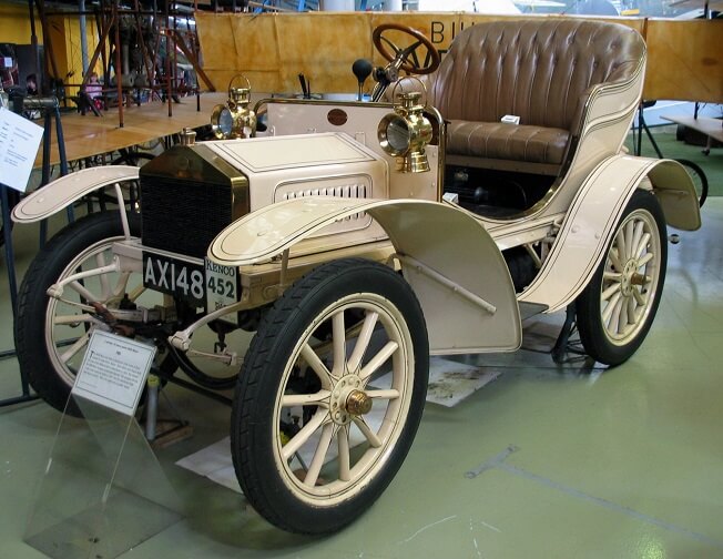 Rolls-Royce Limited был основан в 1904 году
