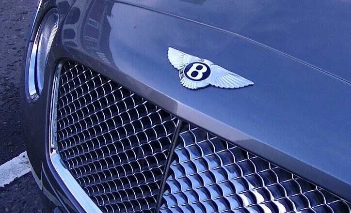 Как эволюционировали автомобили компании Bentley
